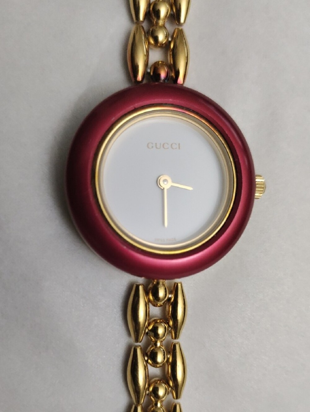 Gucci Gold Chain Bracelet Watch with Metallic Red Bezel - Picture 2 of 7
